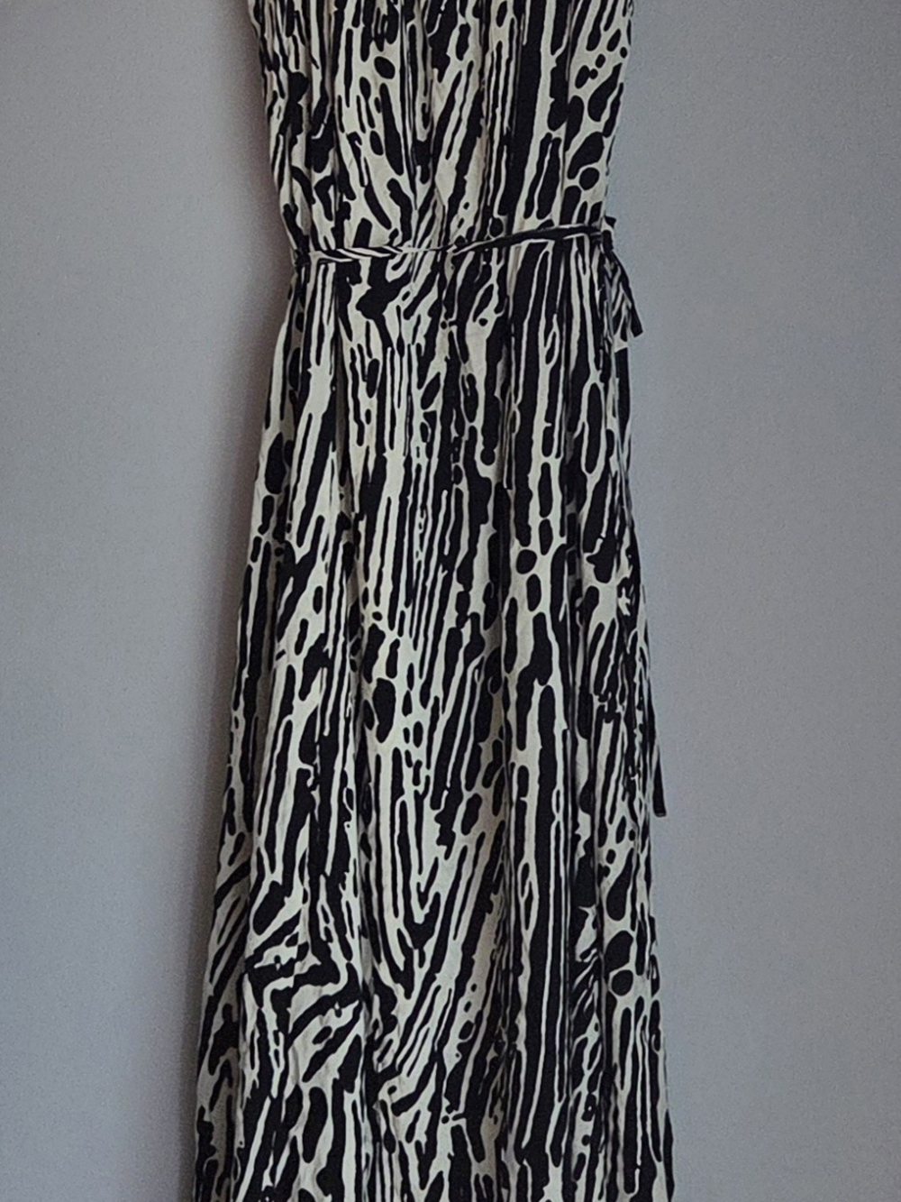 long tall sally Black & White Abstract-Stripe Maxi Dress with Waist Tie